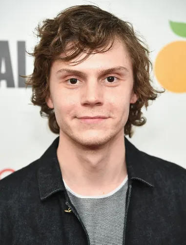 evan peters height