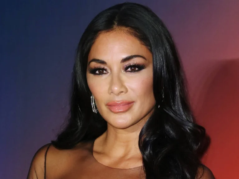 nicole scherzinger height