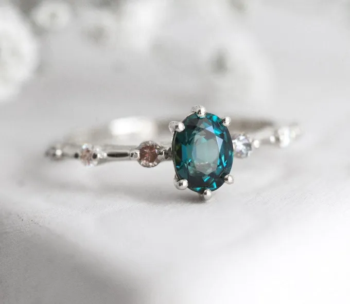 Top 3 Unique Oval Engagement Rings