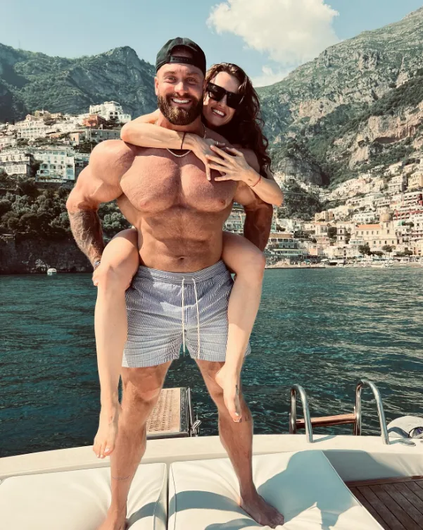 Chris Bumstead Wife, Age, Height, Weight, Net Worth, Career, And Full Bio